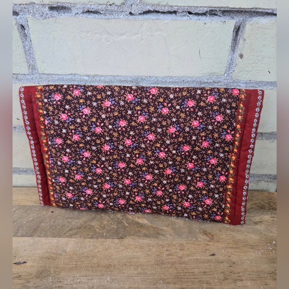 Suttles & Seawinds Quilted Clutch - Picture 3 of 8